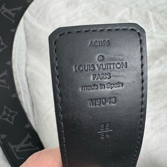 Men’s LV Reversible Belt - Picture 3 of 3